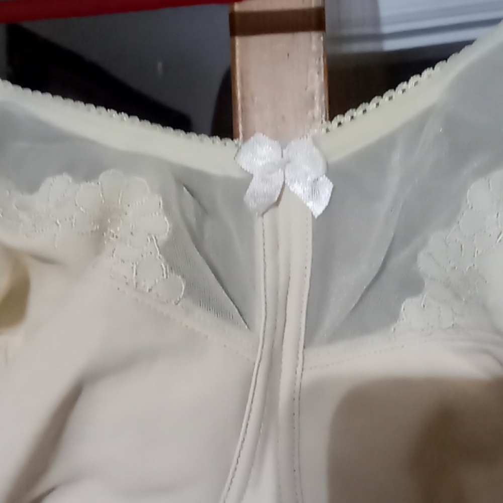 Bra - Picture 2 of 6